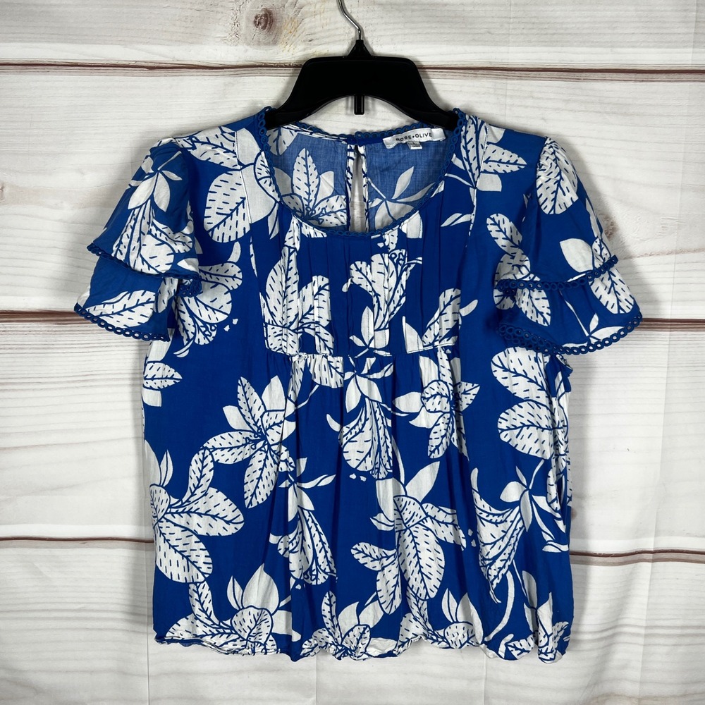 Rose + Olive Floral Blouse Womens L Blue Crochet Trim Flutter‎ Sleeve Crop Top